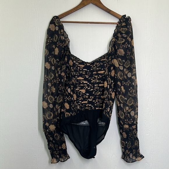 Free People - NWT Brunch Date  Floral Black Combo Ruffle Bodysuit Size Large - Picture 14 of 14